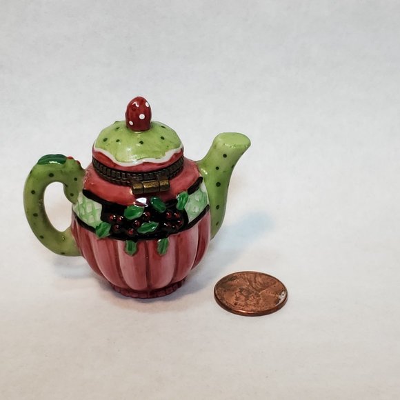 Vintage Cute Miniature Tea Pot Trinket Box. Doll House Accent, Shadowbox Piece - Picture 3 of 7